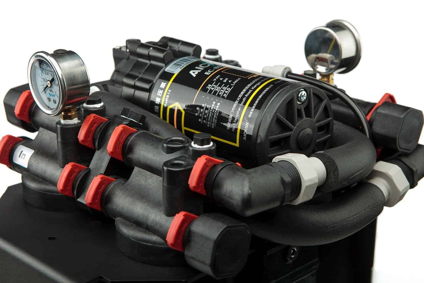 Filterplace.eu, industrial water filtration system with pressure gauge, efficient and reliable filtration equipment for clean water solutions, ideal for multiple applications.